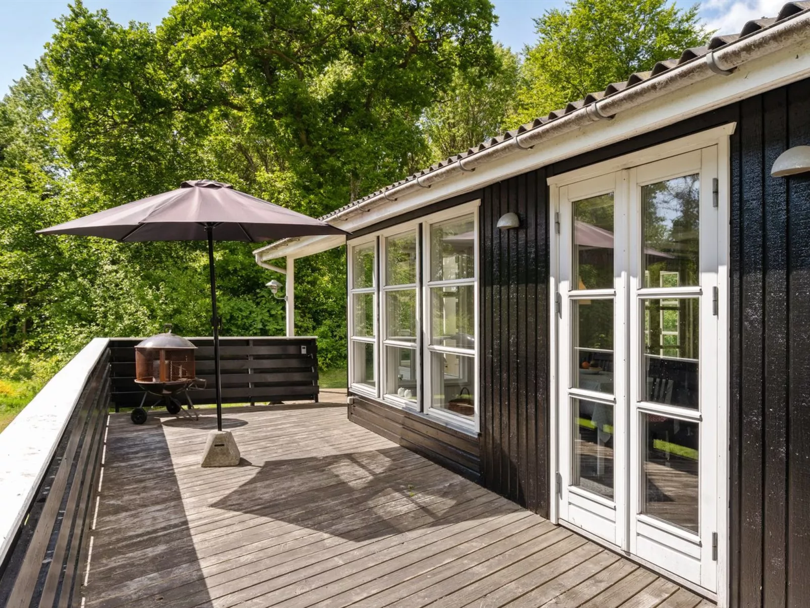 "Gunward" - 1.5km from the sea-Outside