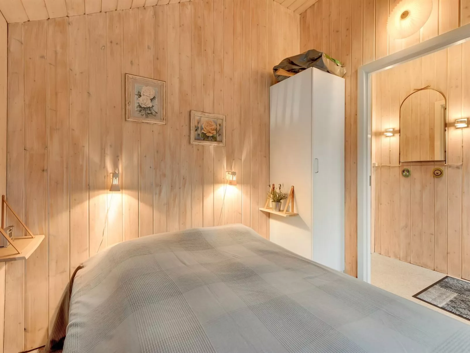 "Hannah" - 300m to the fjord-Inside