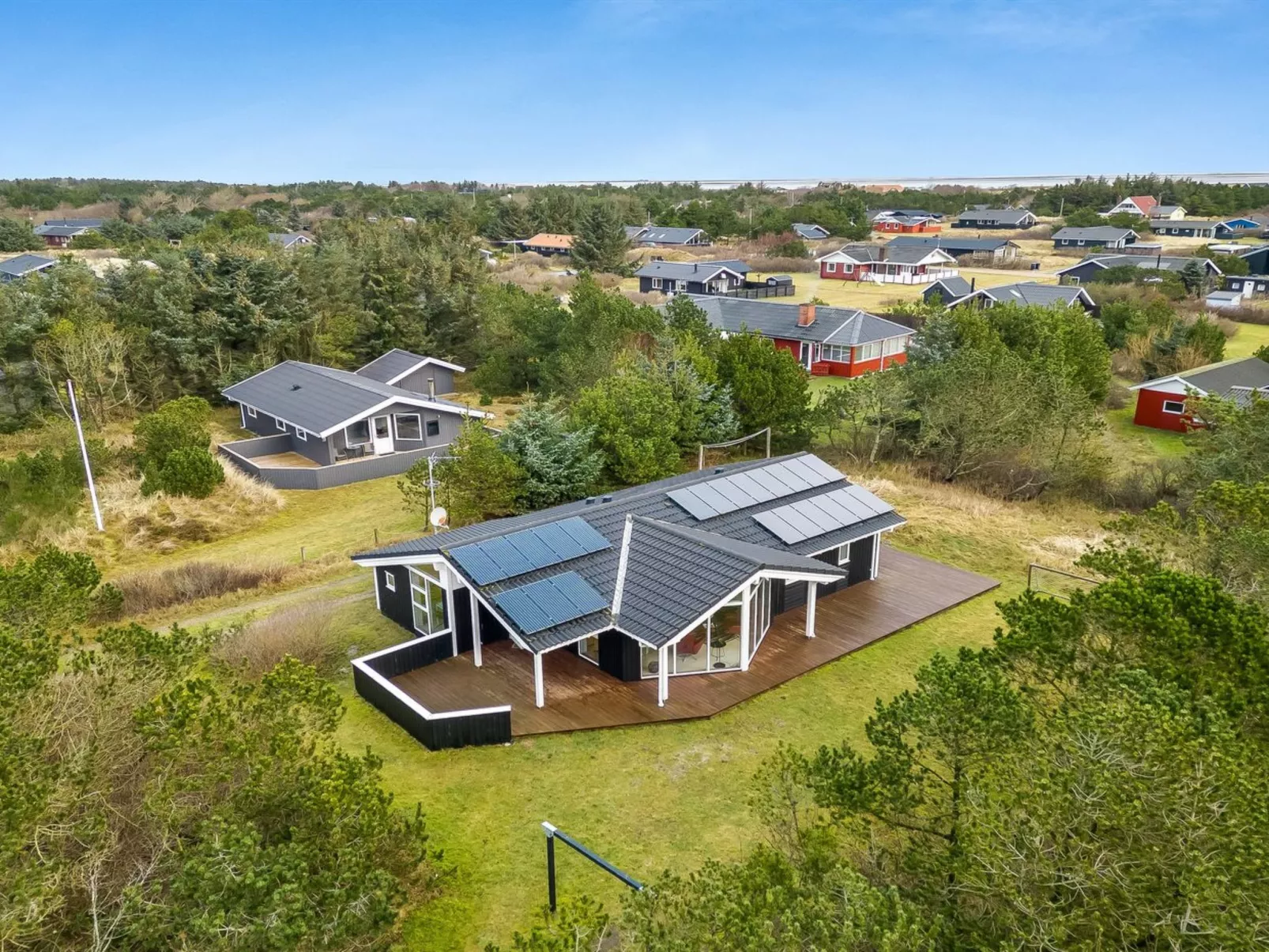 "Helen" - 500m to the fjord-Outside