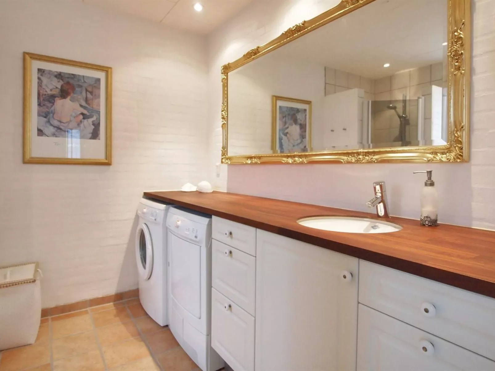 "Laila" - 50m from the sea-Inside