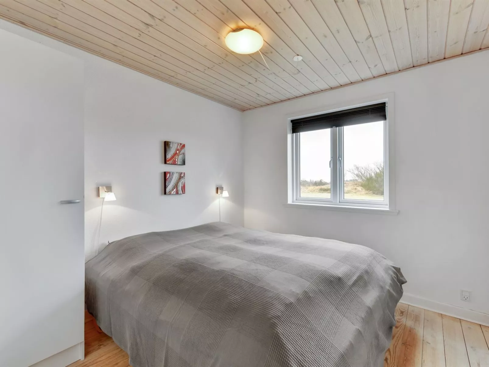 "Karmen" - 300m to the fjord-Dedans