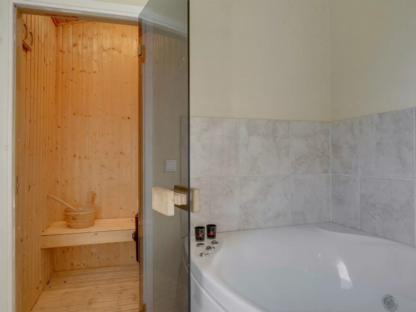 "Farnke" - 600m from the sea-Dedans