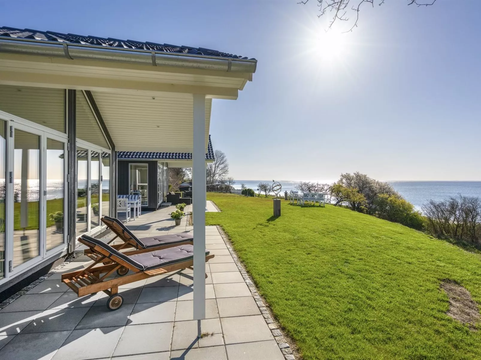 "Lander" - 20m from the sea-Outside