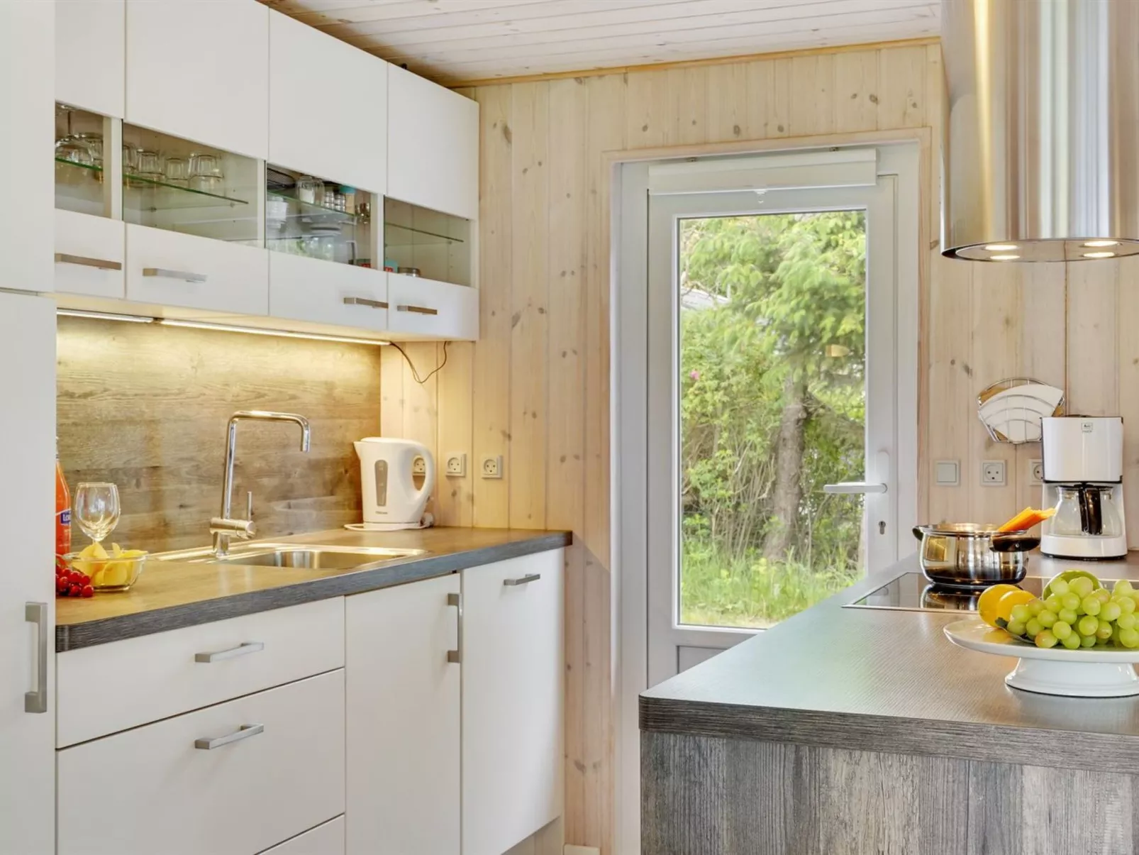 "Sheemen" - 700m to the fjord-Inside