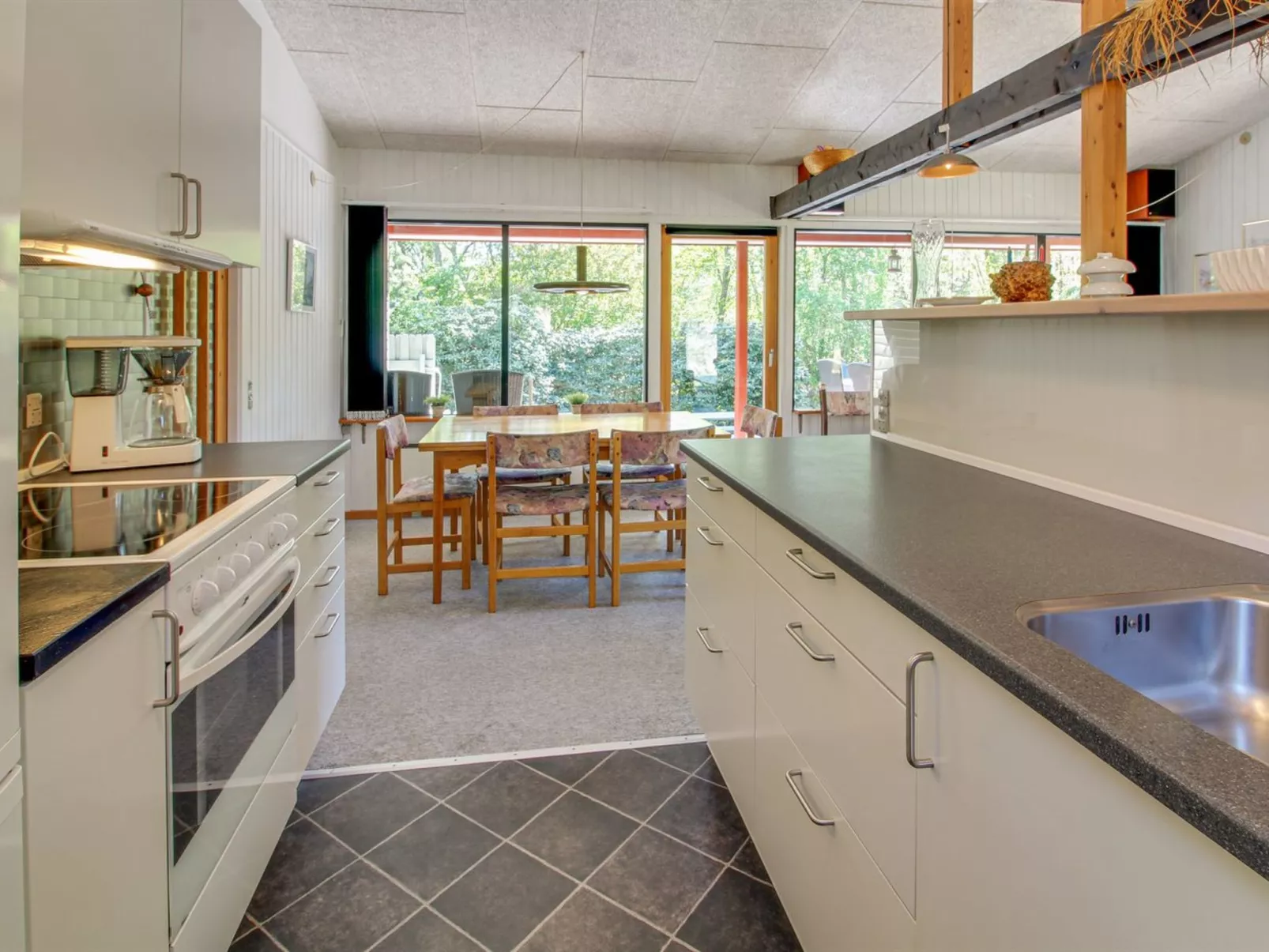 "Wyanet" - 2.3km from the sea-Inside