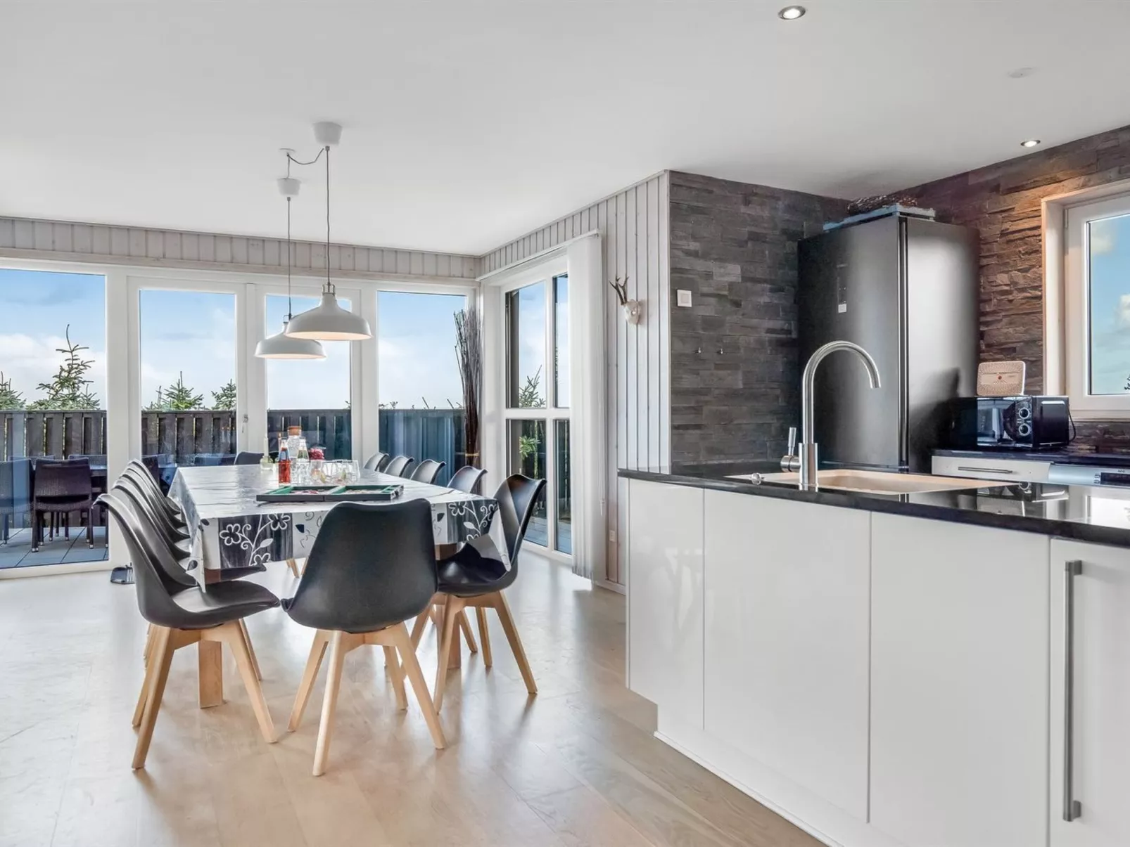 "Skamhals" - 700m from the sea-Inside