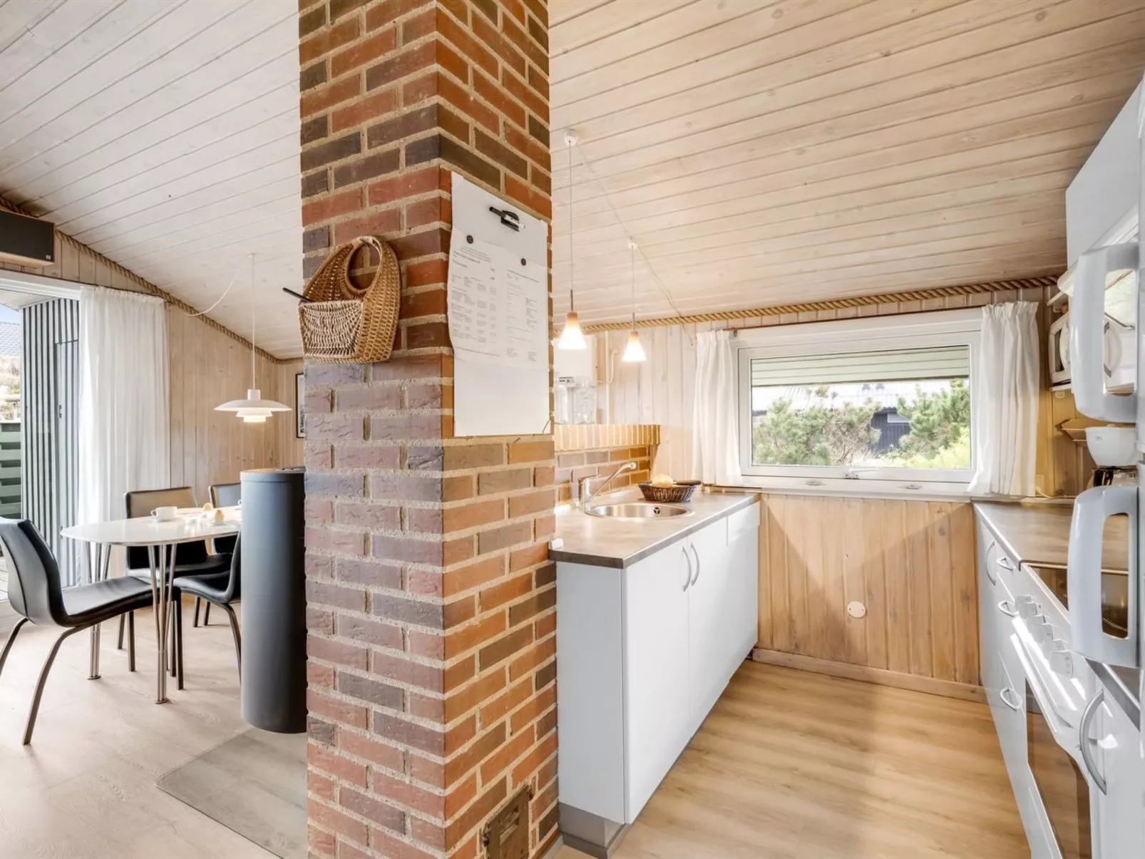 "Unni" -  from the sea-Inside