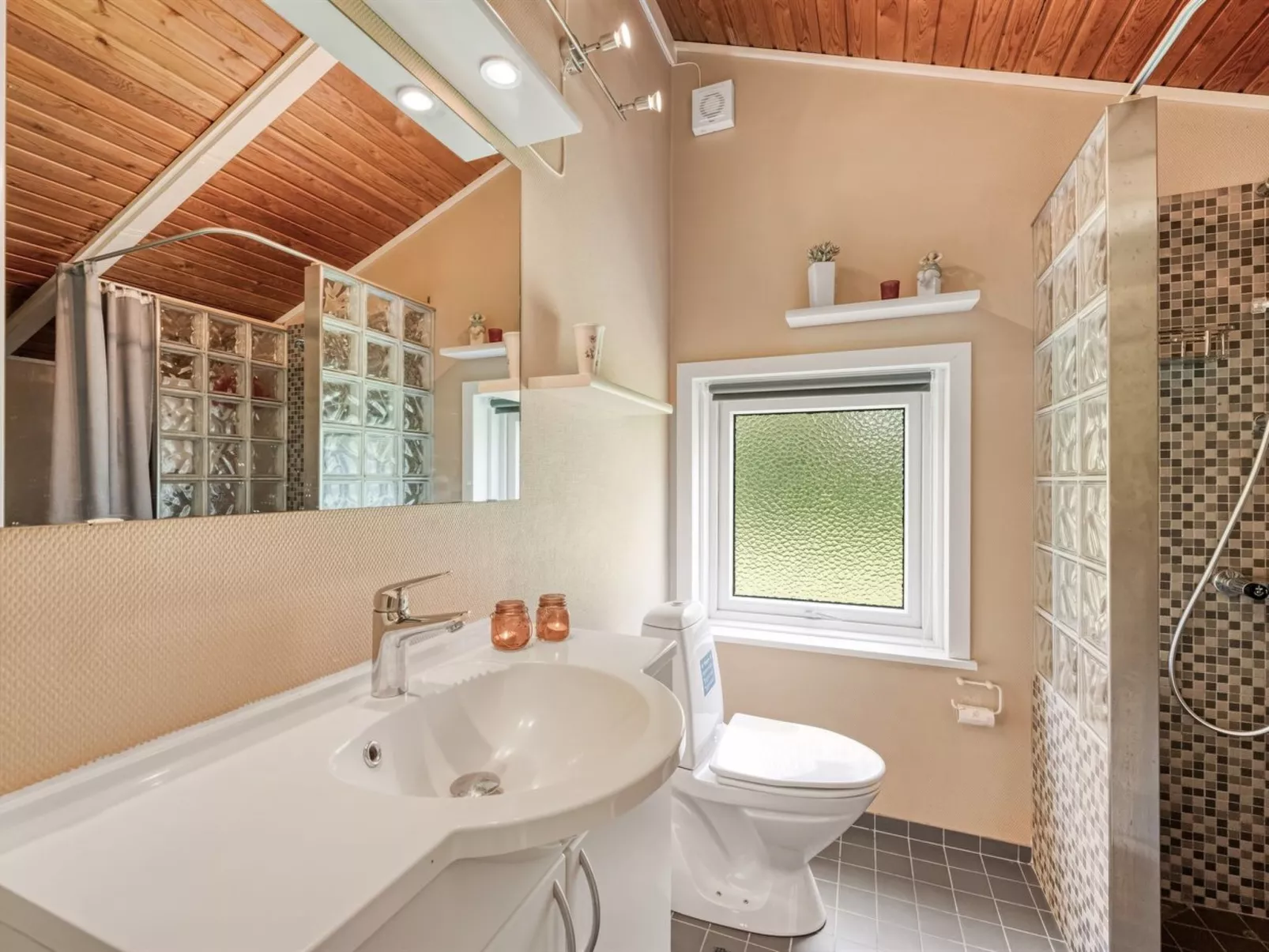 "Penka" - 550m to the fjord-Inside