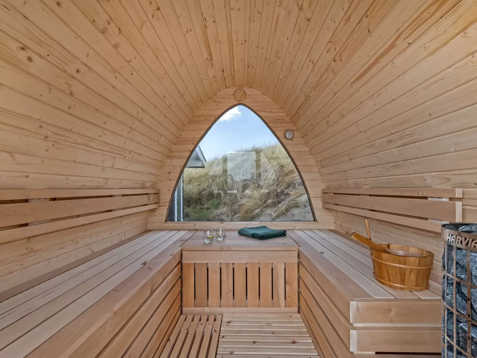 "Assa" -  from the sea-Inside