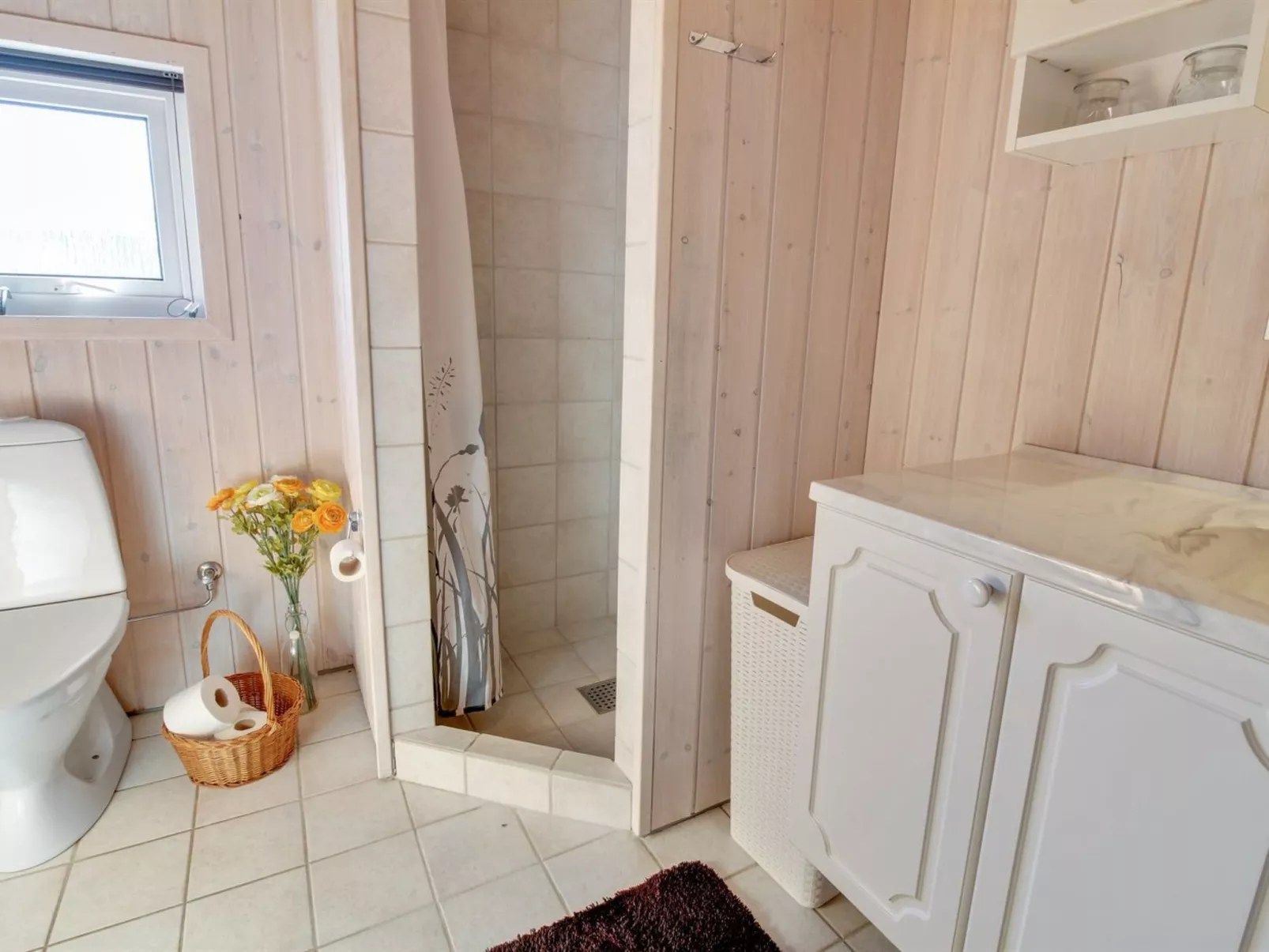 "Kody" - 350m to the fjord-Inside