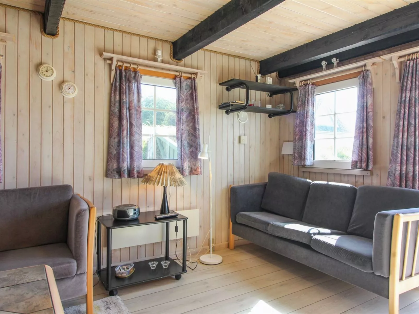 "Arita" - 250m from the sea-Inside