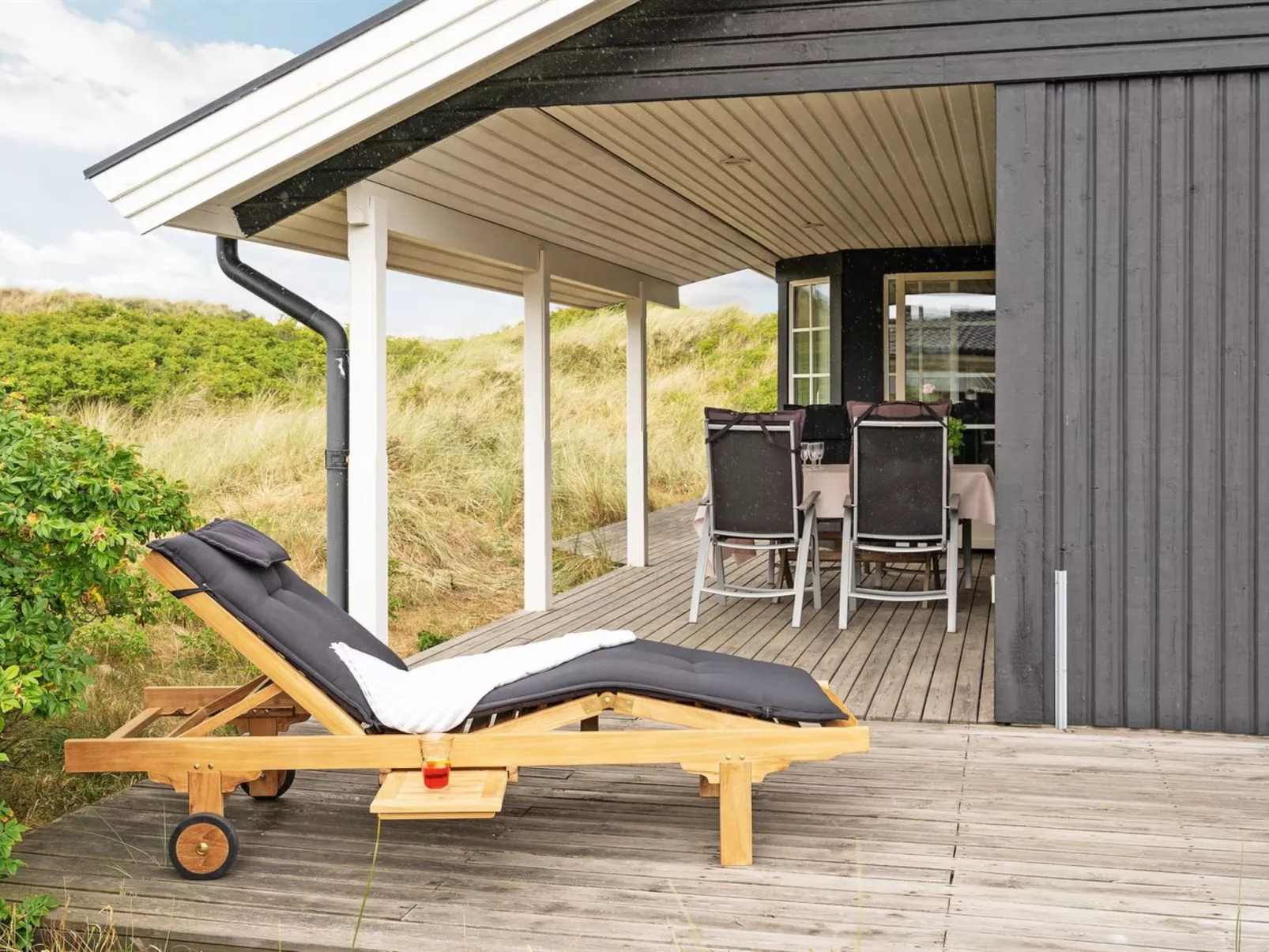 "Aise" - 75m from the sea-Outside