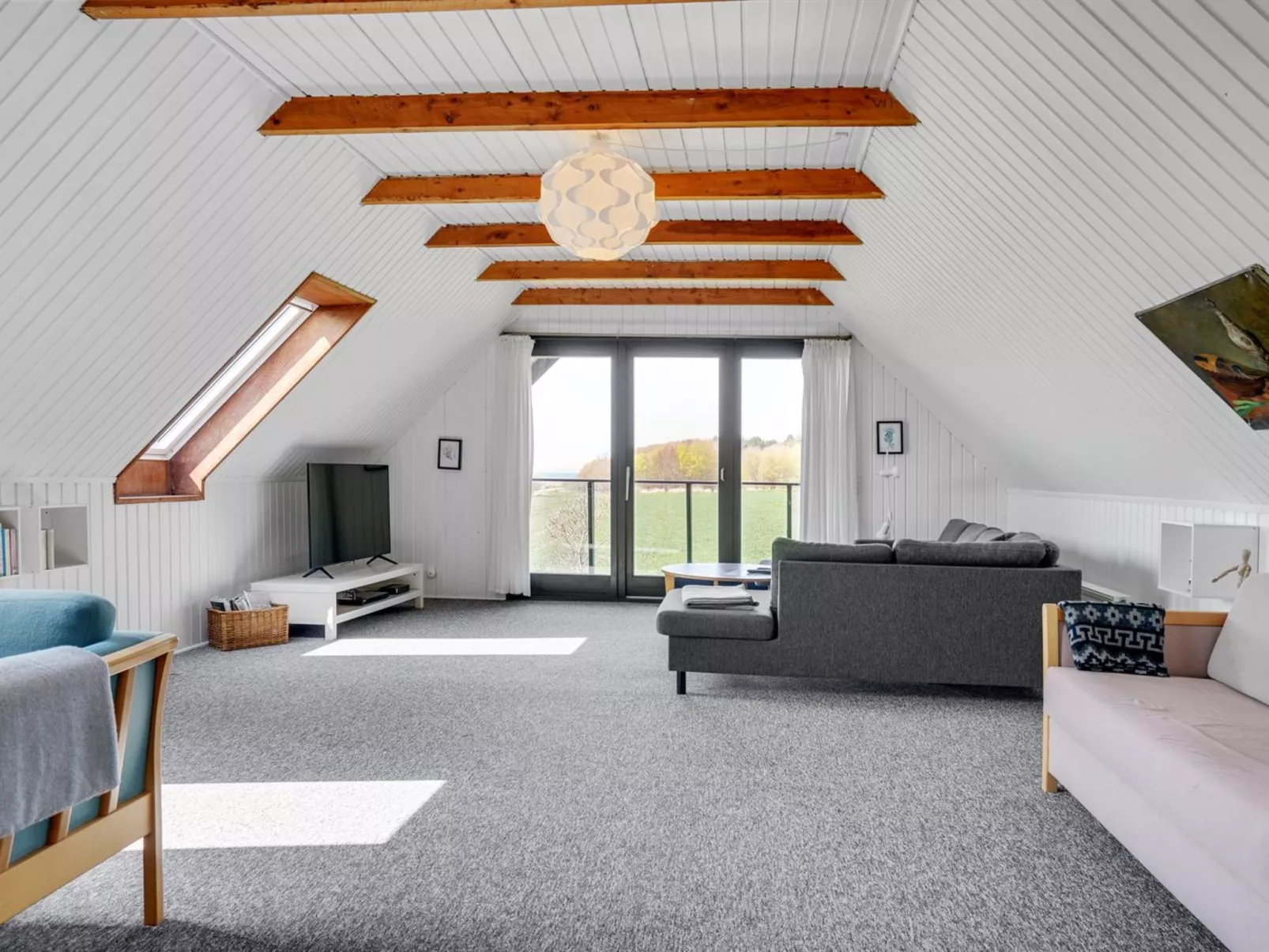 "Emin" - 100m from the sea-Drinnen