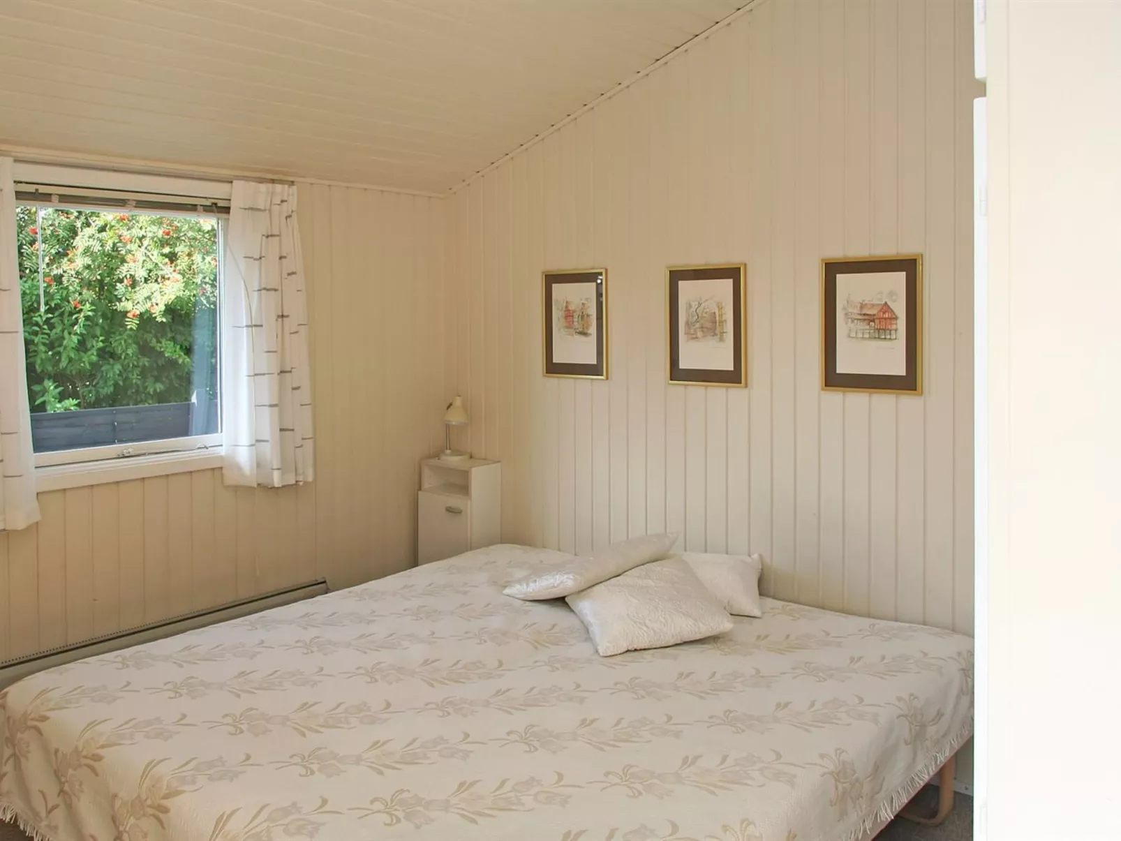 "Ilya" - 90m to the fjord-Dedans