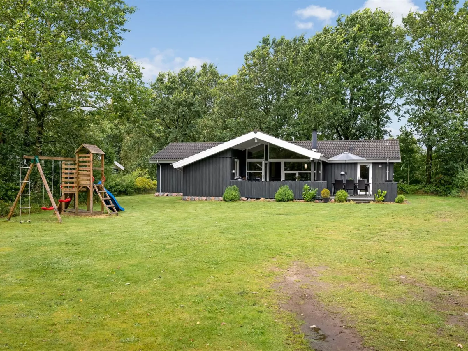 "Gurly" - 25km from the sea-Outside