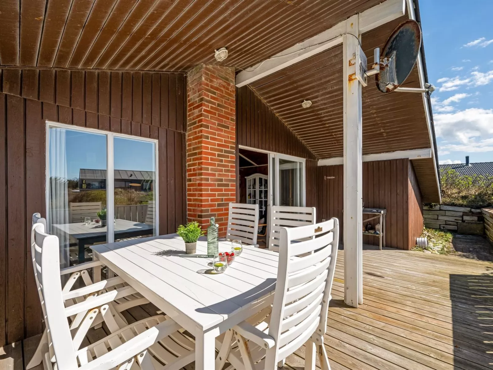 "Brigit" - 200m from the sea-Outside