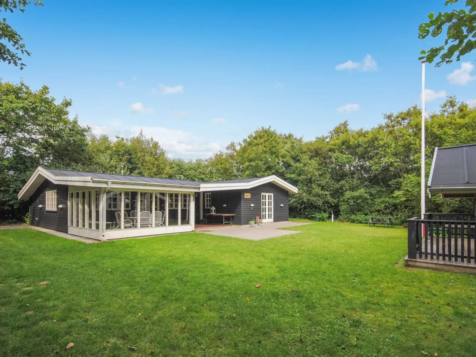 "Assarina" - 300m to the fjord-Outside