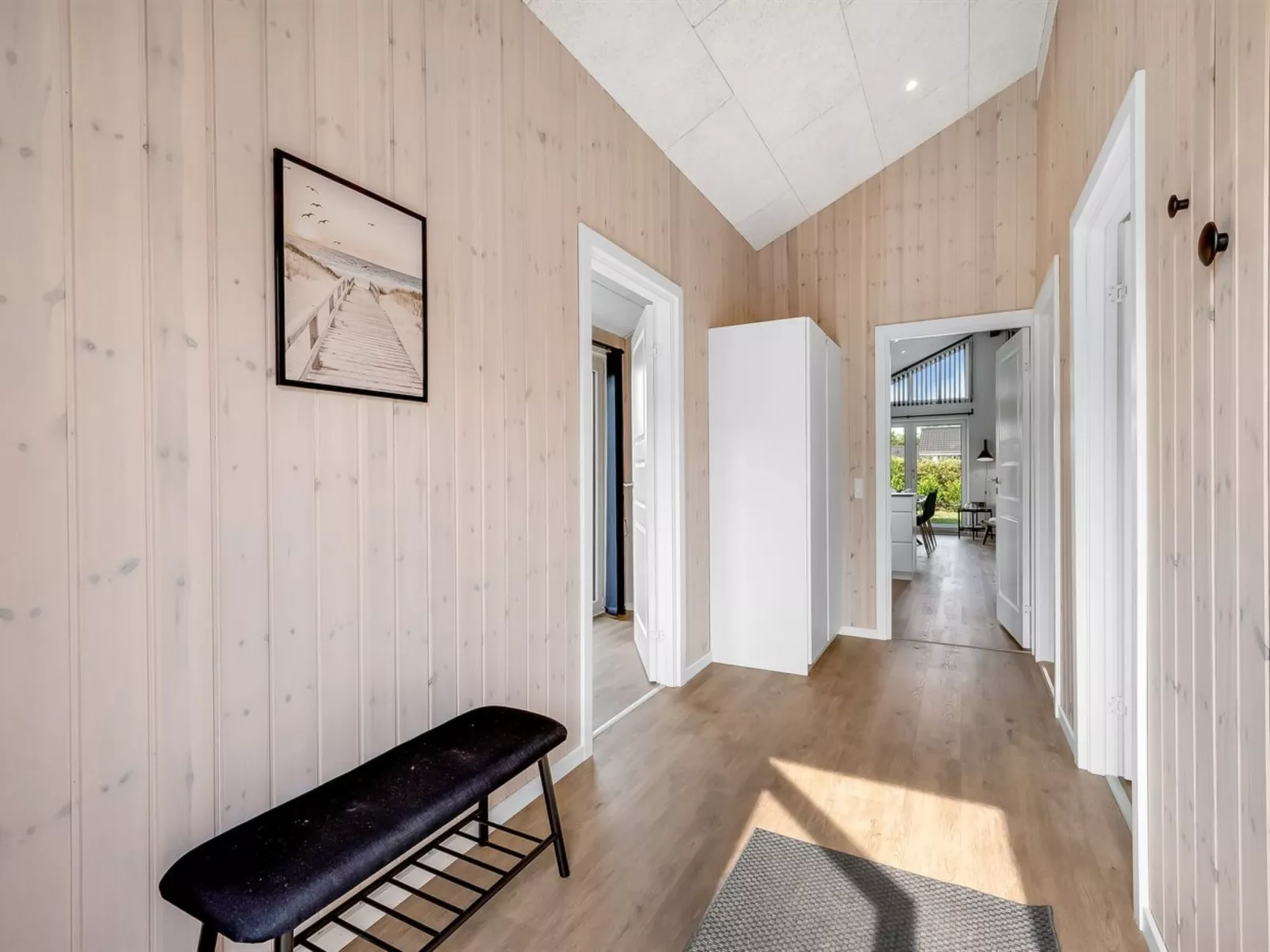 "Leeve" - 1.4km to the fjord-Inside