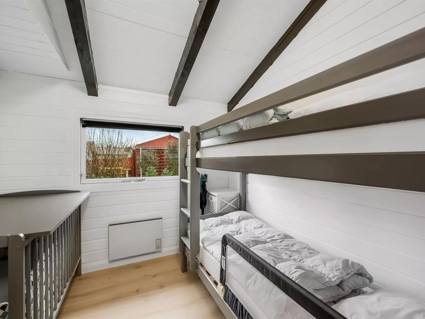 "Miikka" - 800m to the fjord-Drinnen