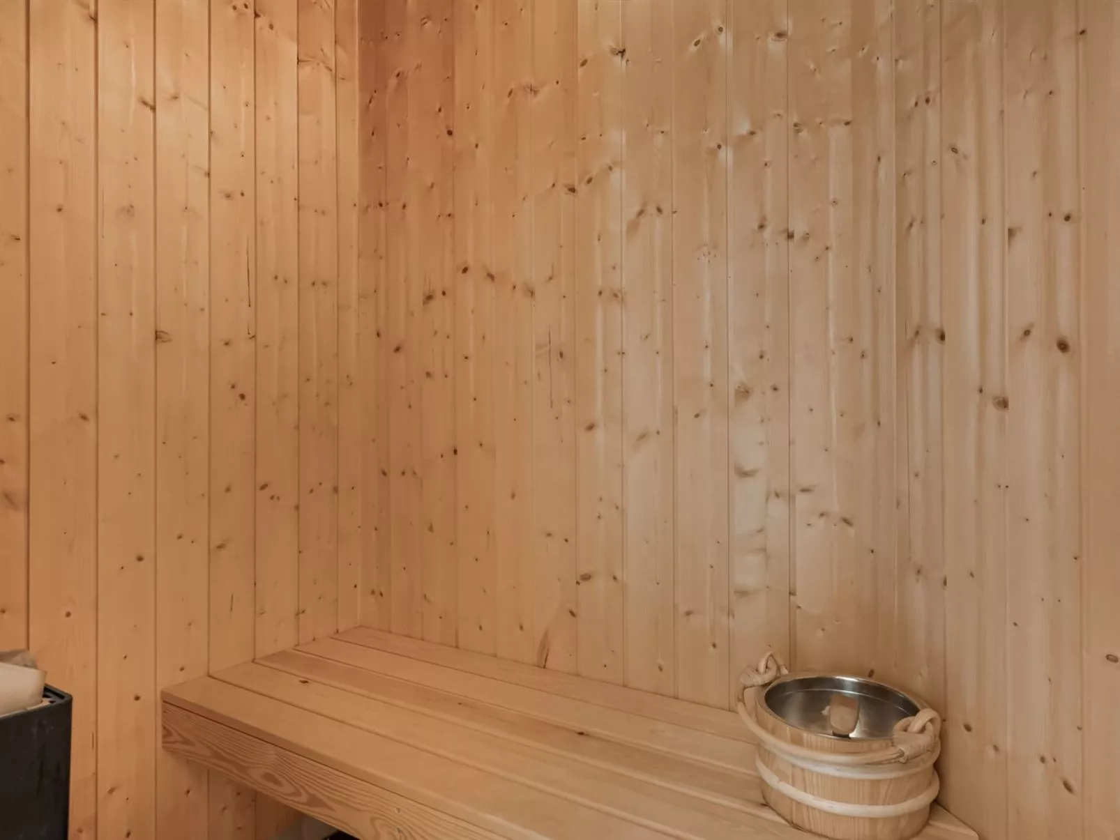 "Kaare" - 34.2km from the sea-Inside