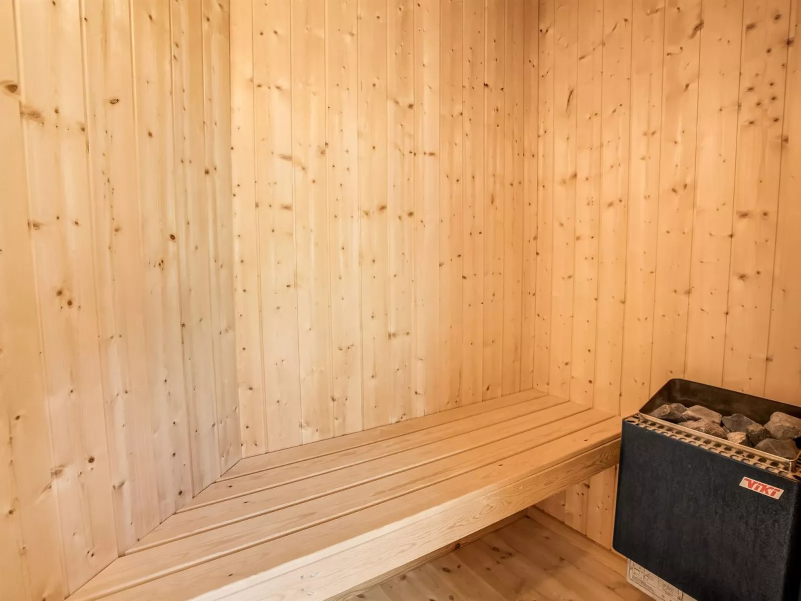 "Isving" - 1.1km to the fjord-Inside