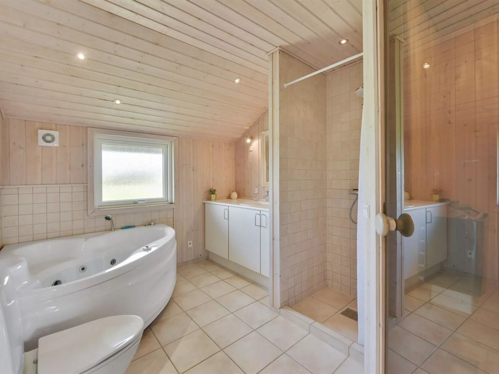 "Claudius" - 1.3km to the fjord-Dedans