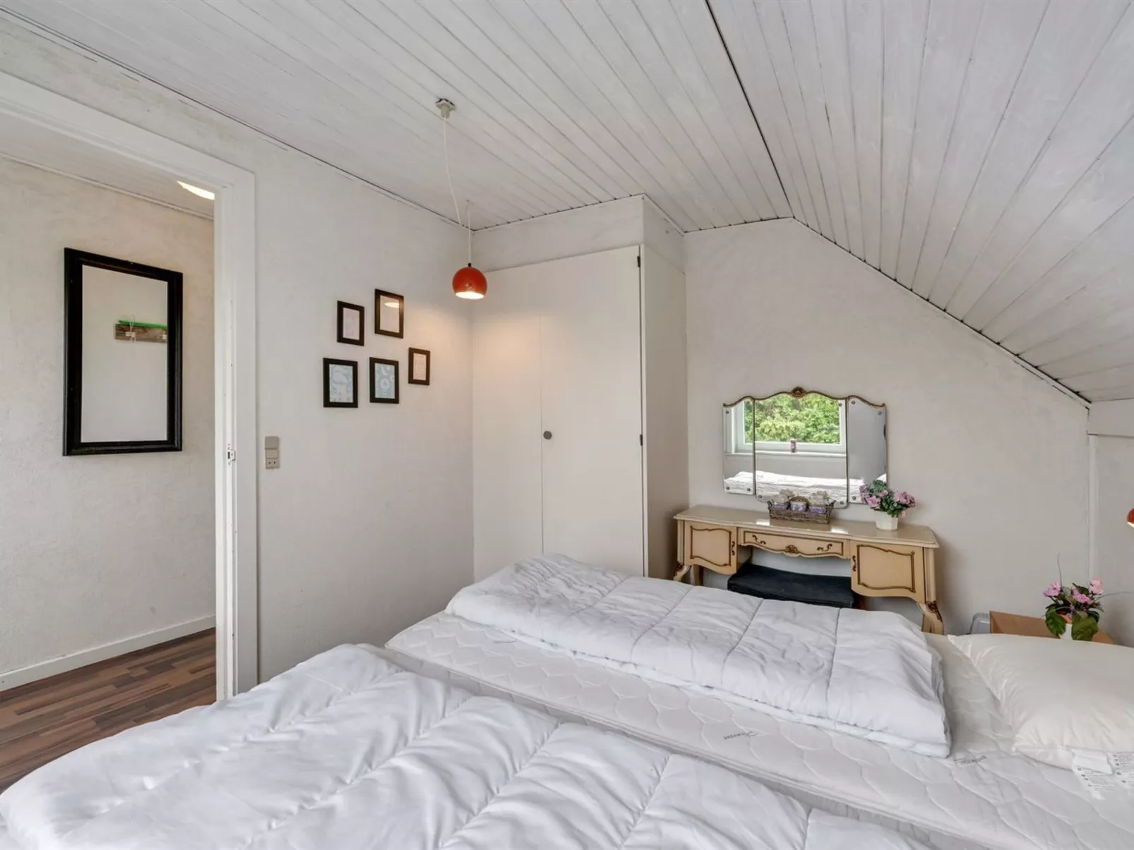 "Earline" - 900m to the fjord-Drinnen