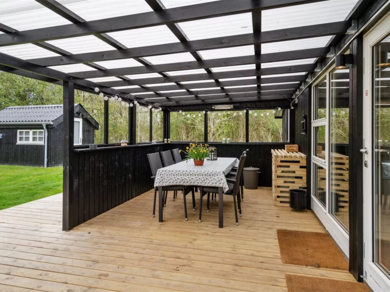 "Gustaf" - 400m to the fjord-Outside