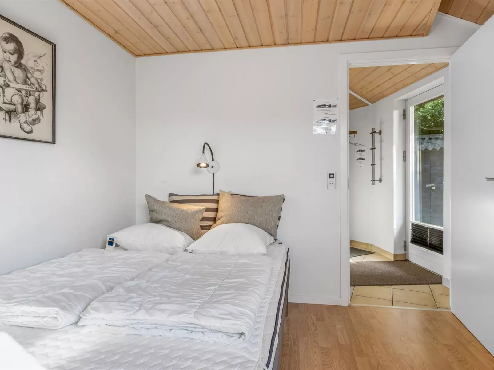 "Adrienne" - 35km from the sea-Inside