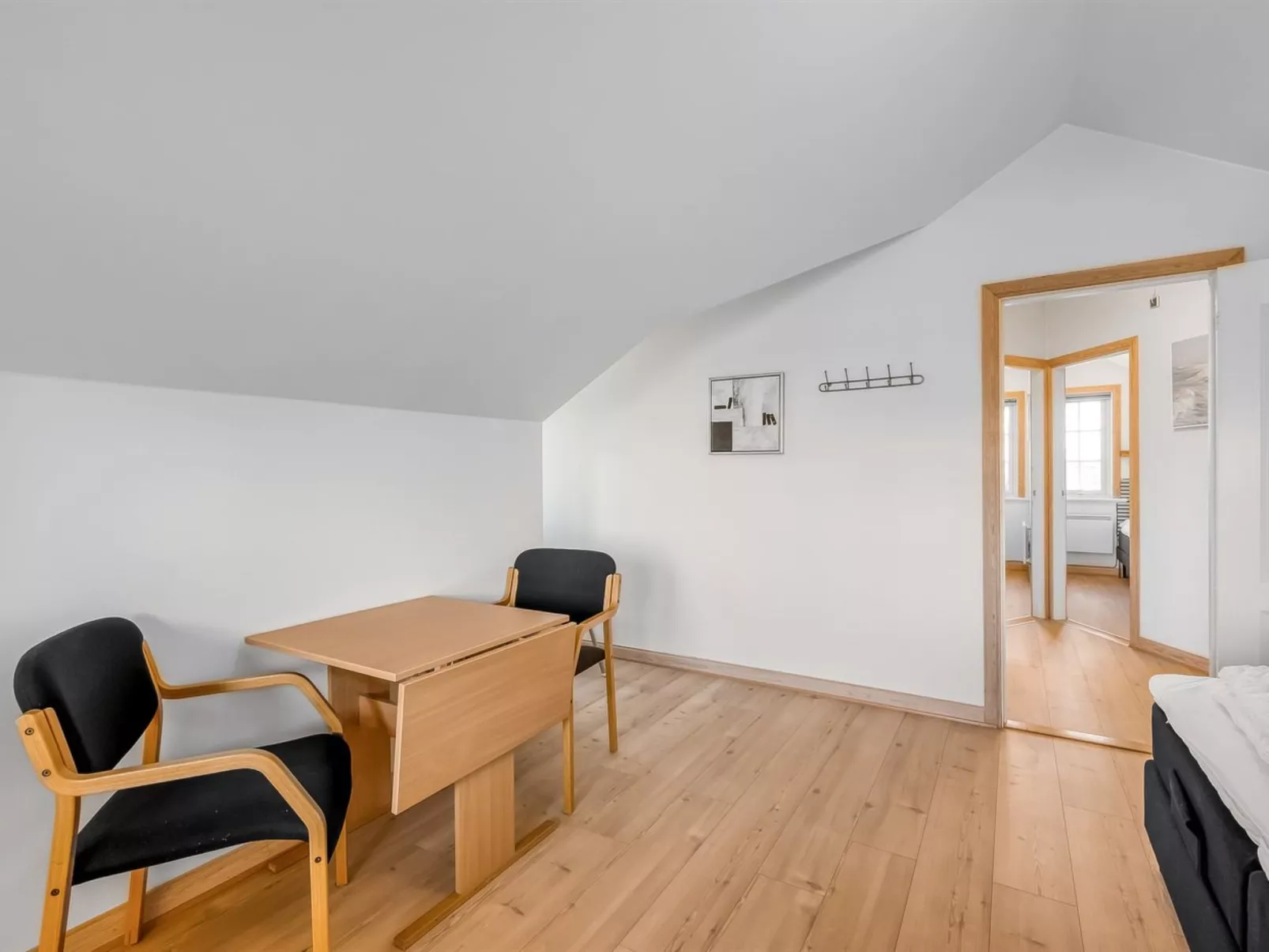 "Adelia" - 850m to the fjord-Dedans