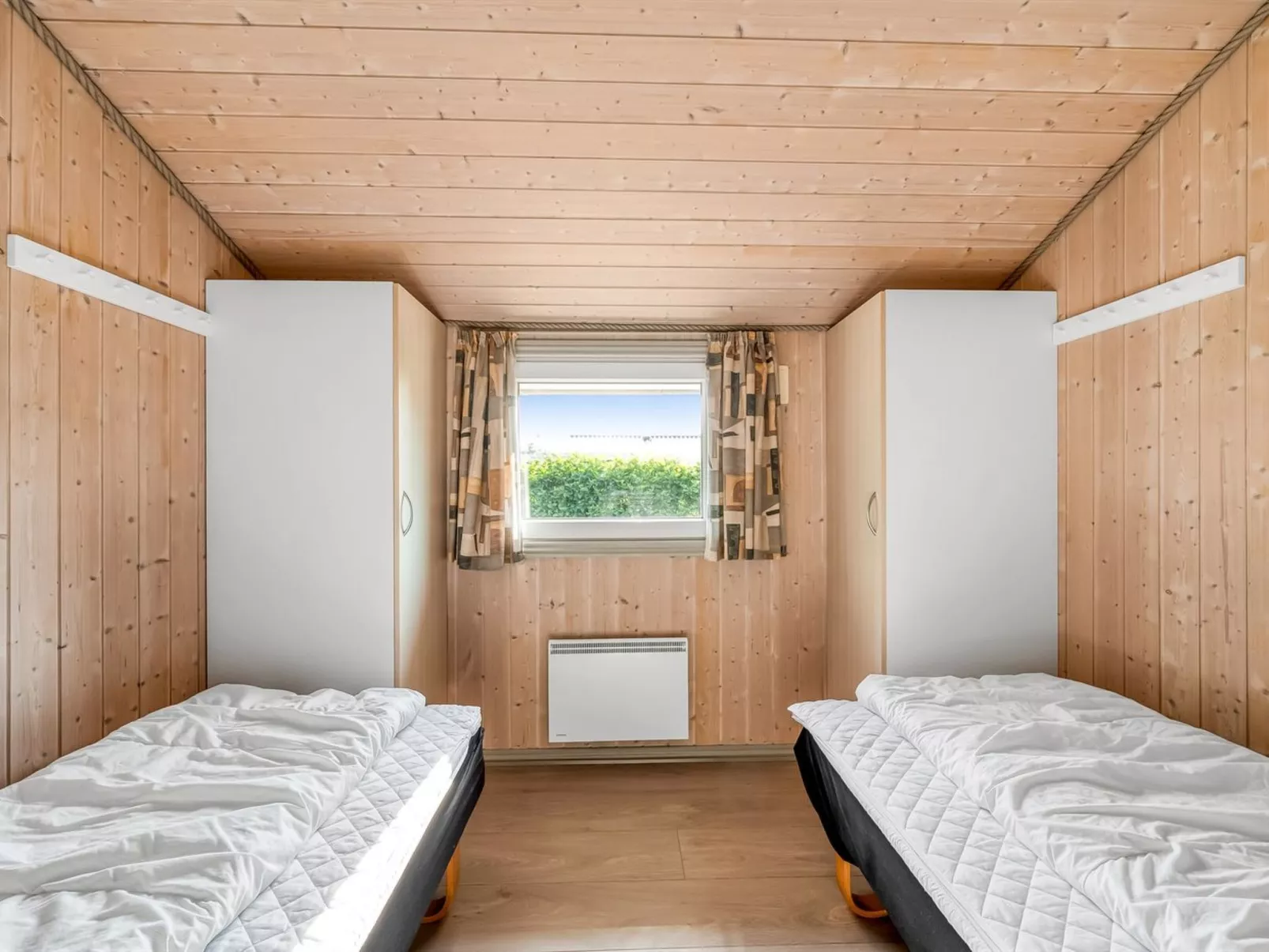 "Robertha" - 800m to the fjord-Dedans