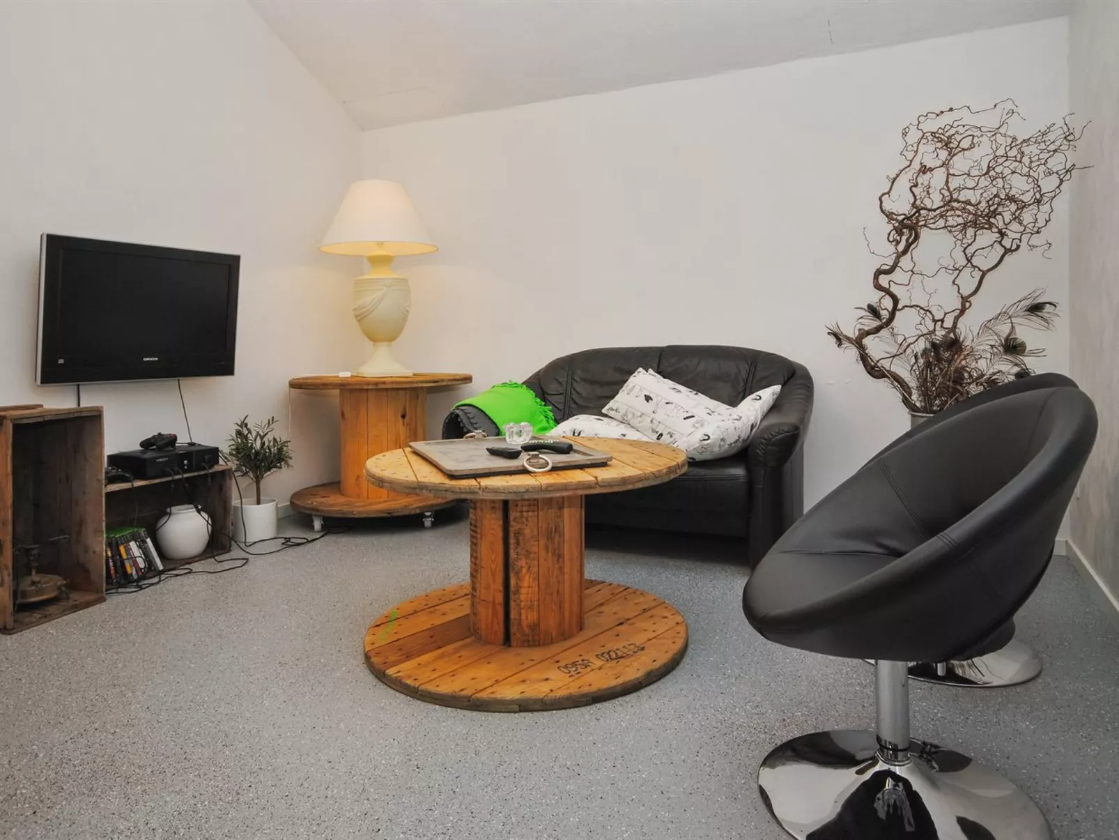 "Millie" - 3km to the fjord-Inside