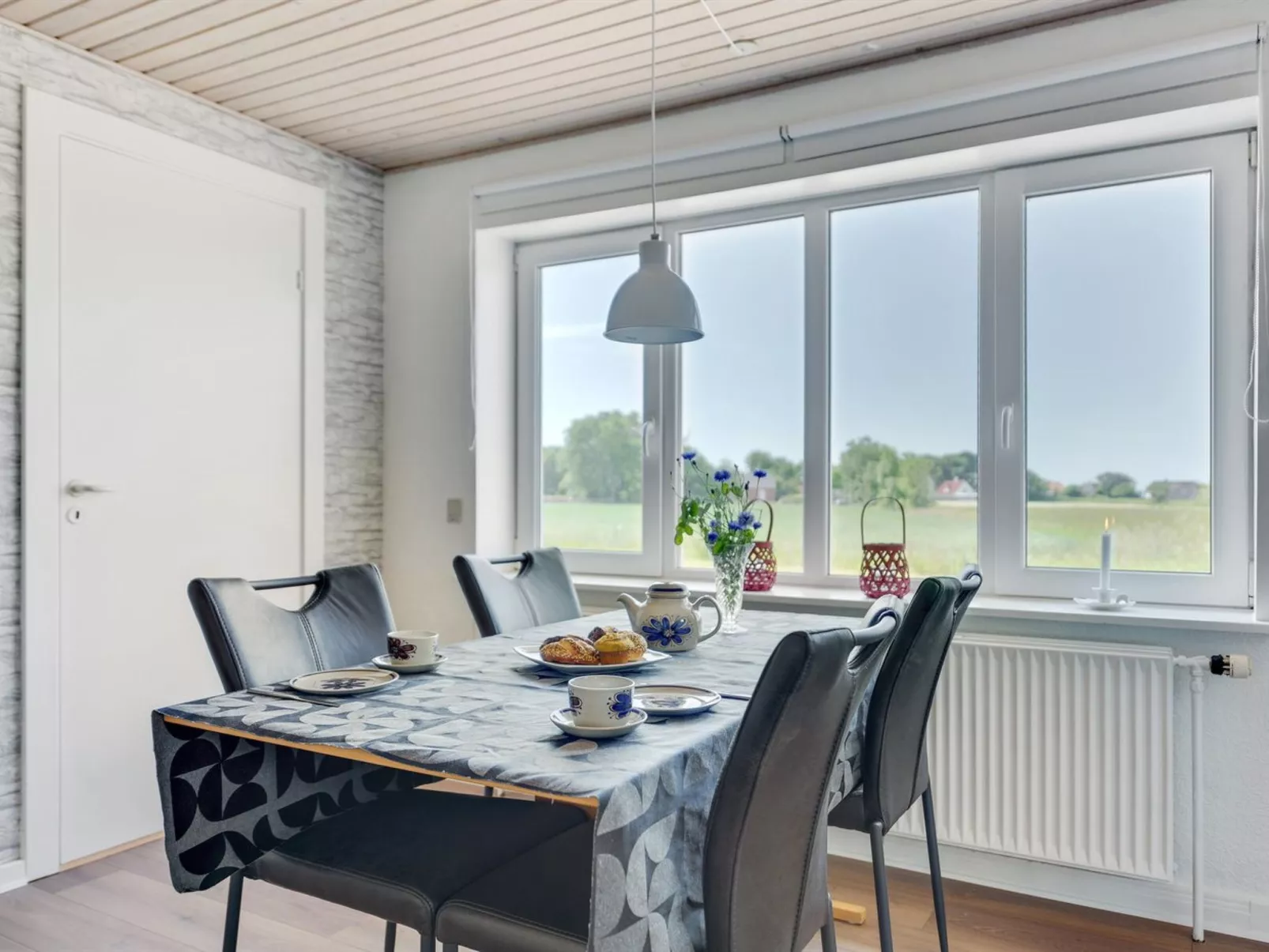 "Iina" - 13km from the sea-Drinnen