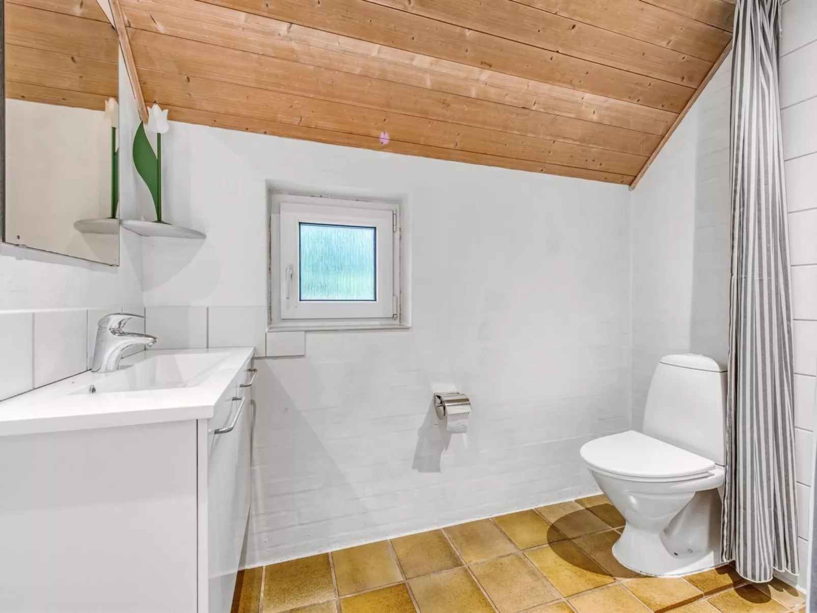 "Dorris" - 4.3km from the sea-Dedans