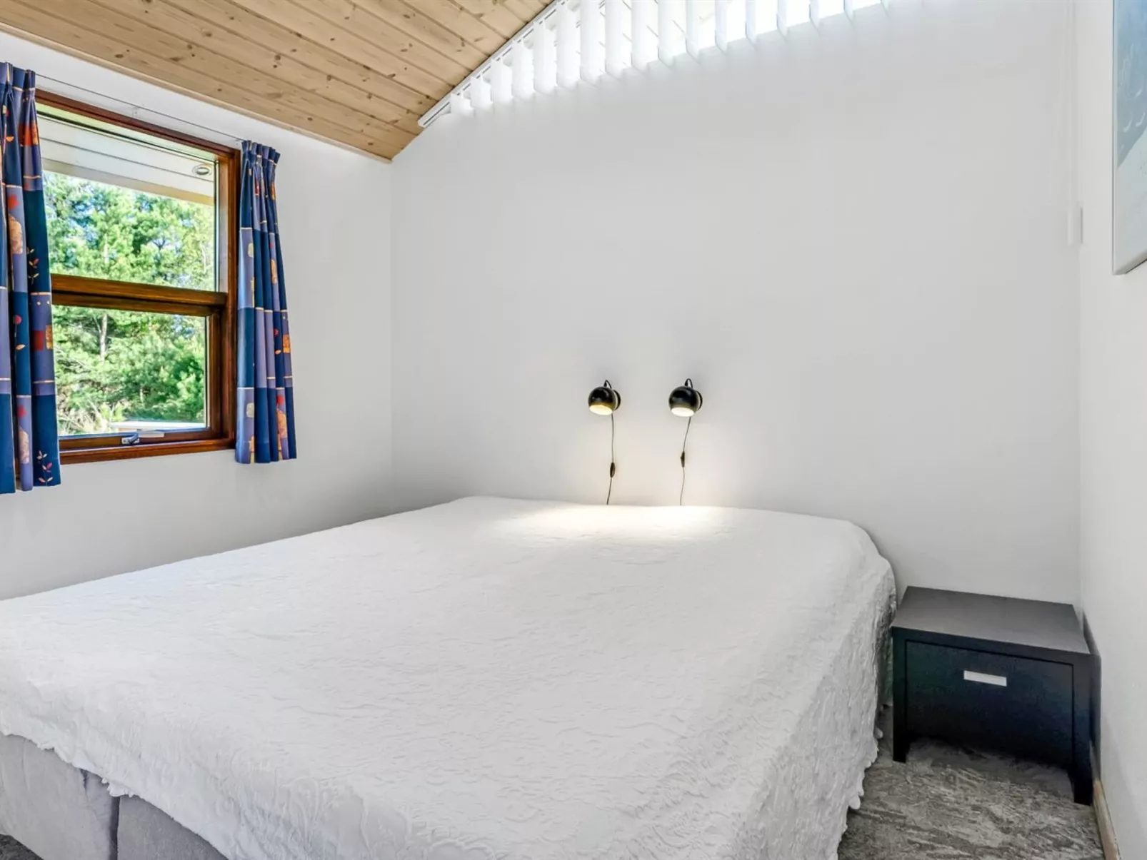 "Vetle" - 2.8km from the sea-Inside