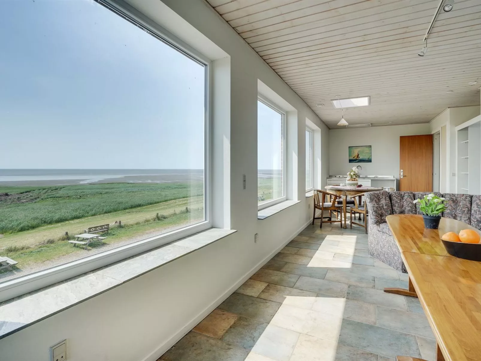 "Stilla" - 35km from the sea-Drinnen