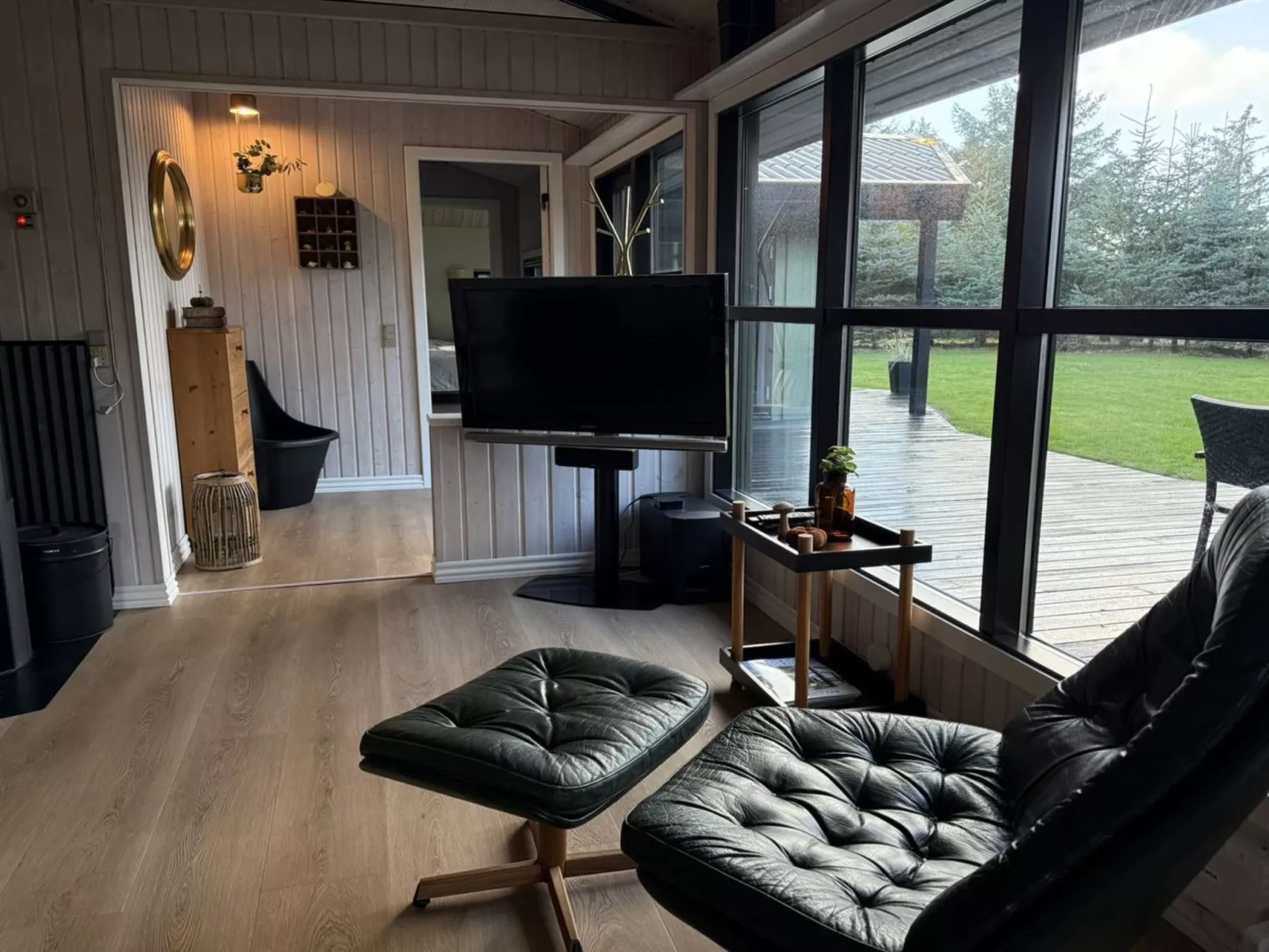 "Glenda" - 3km from the sea-Inside