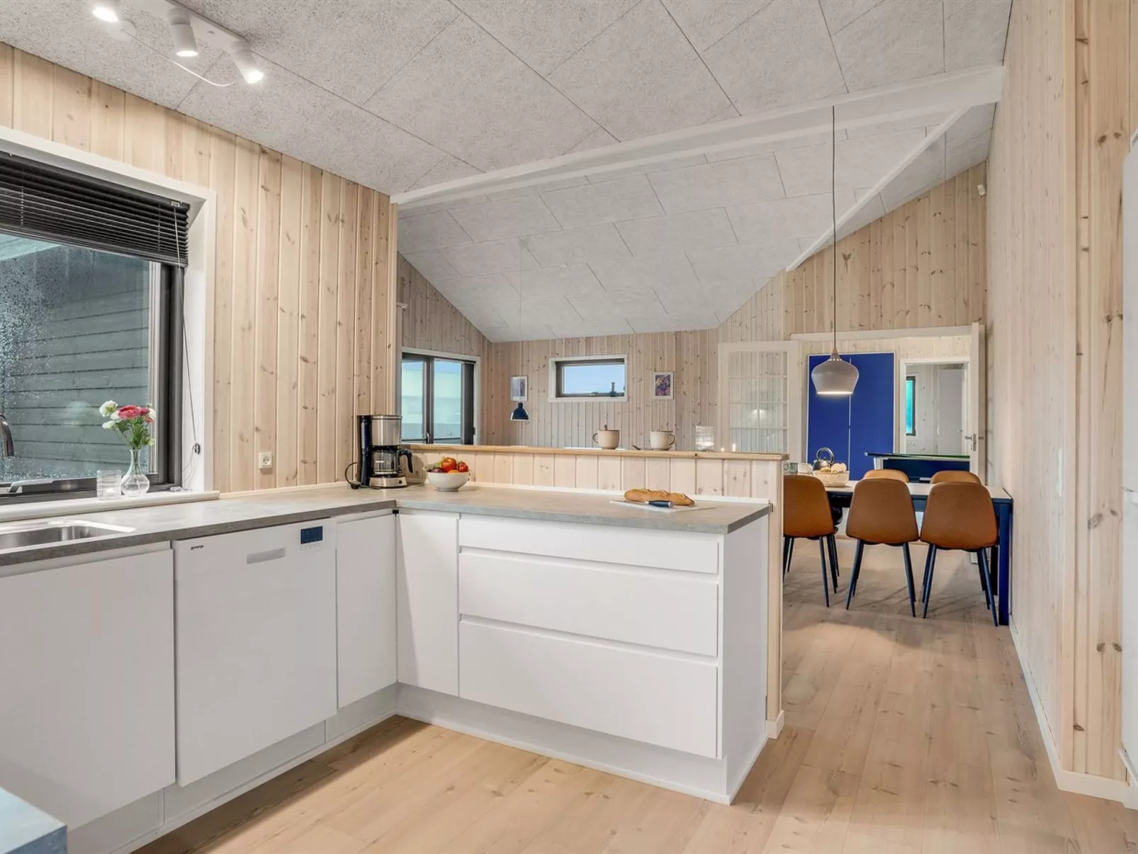 "Carla" - 1.5km from the sea-Inside