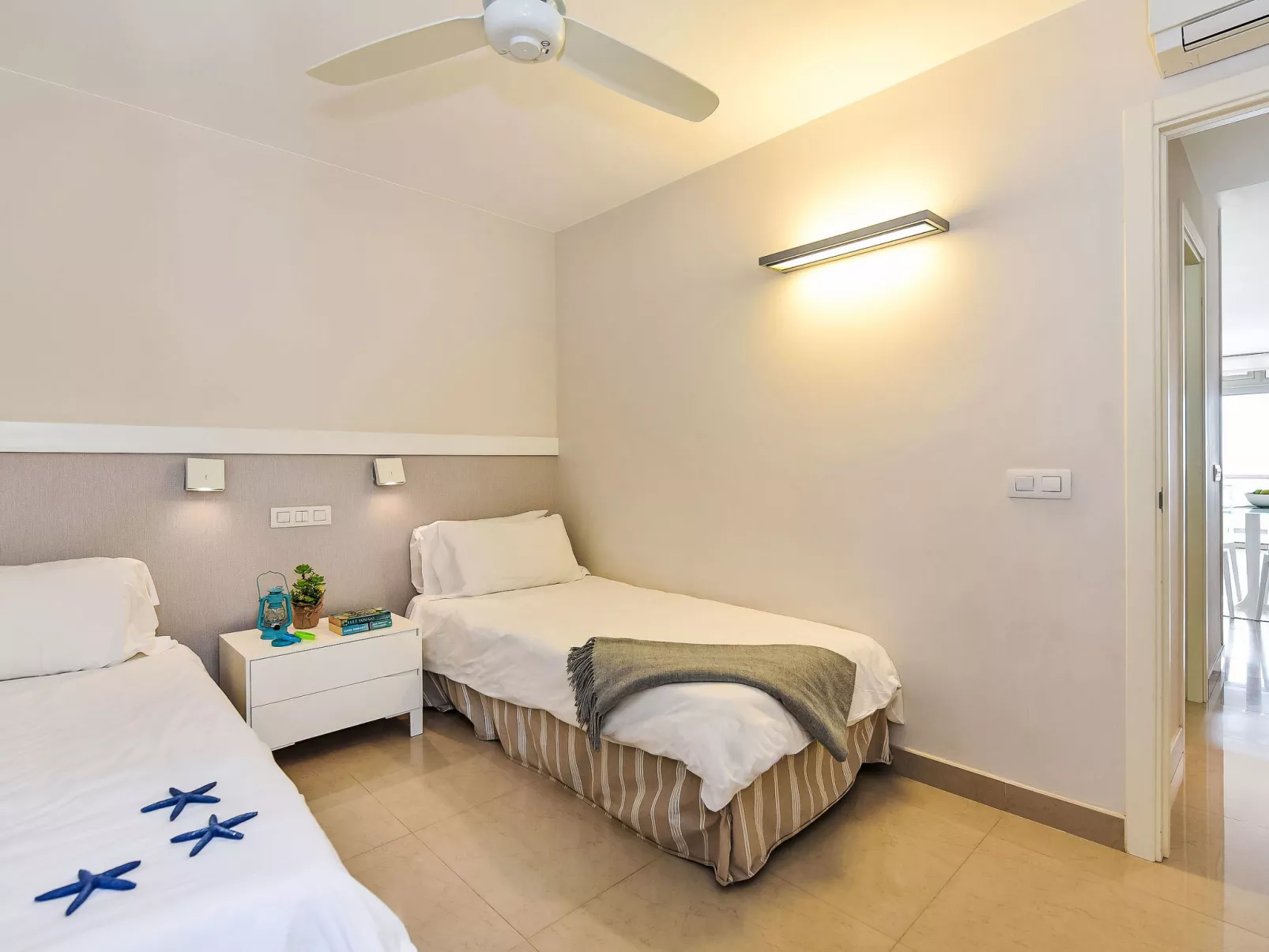 Papagayo San Agustin-Inside