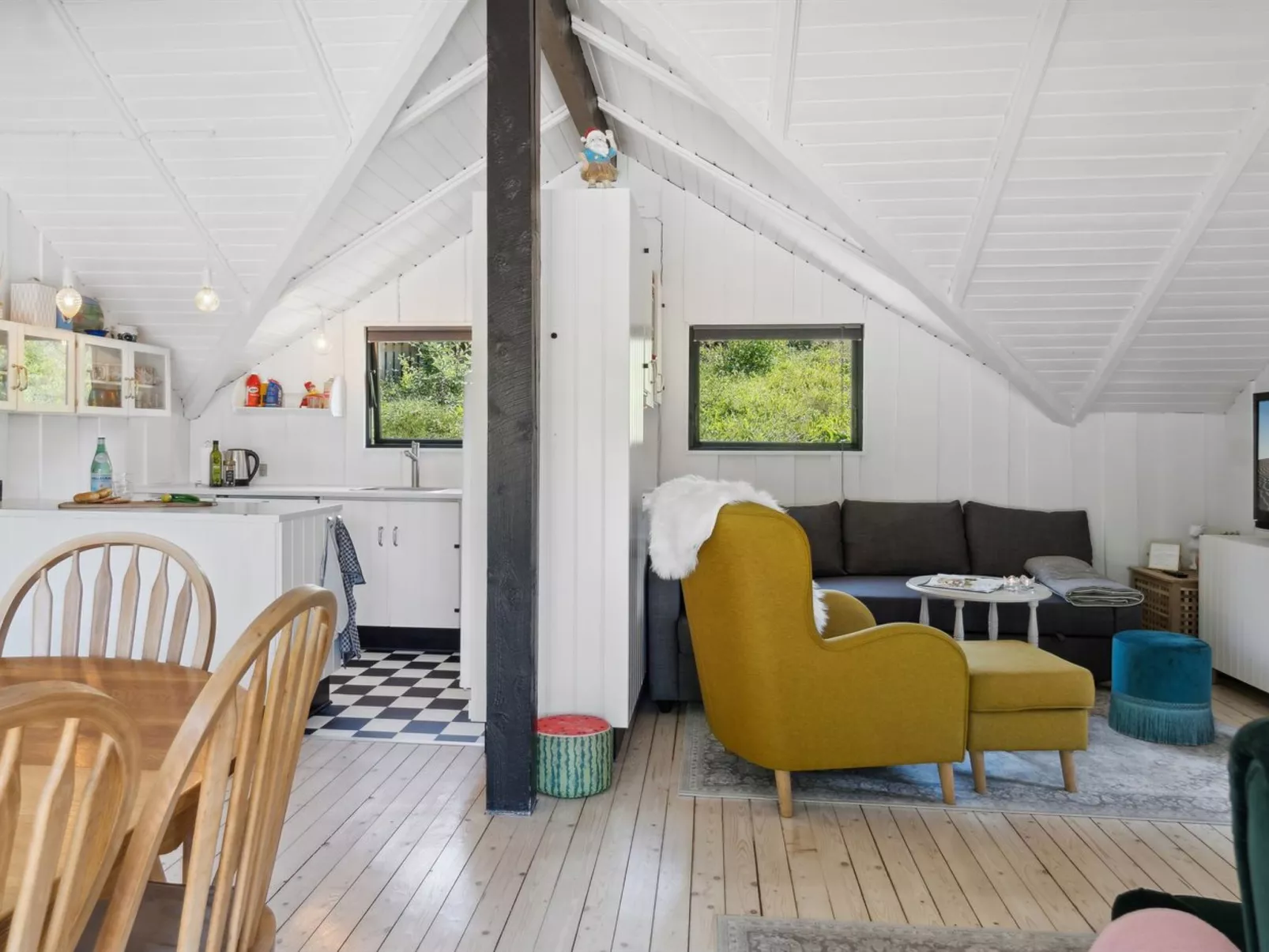 "Jahn" - 1.8km from the sea-Dedans