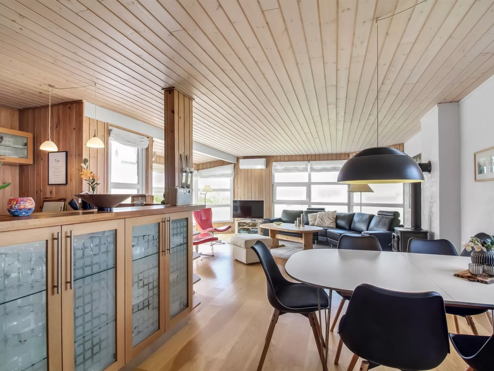 "Thomsen" - 475m from the sea-Drinnen