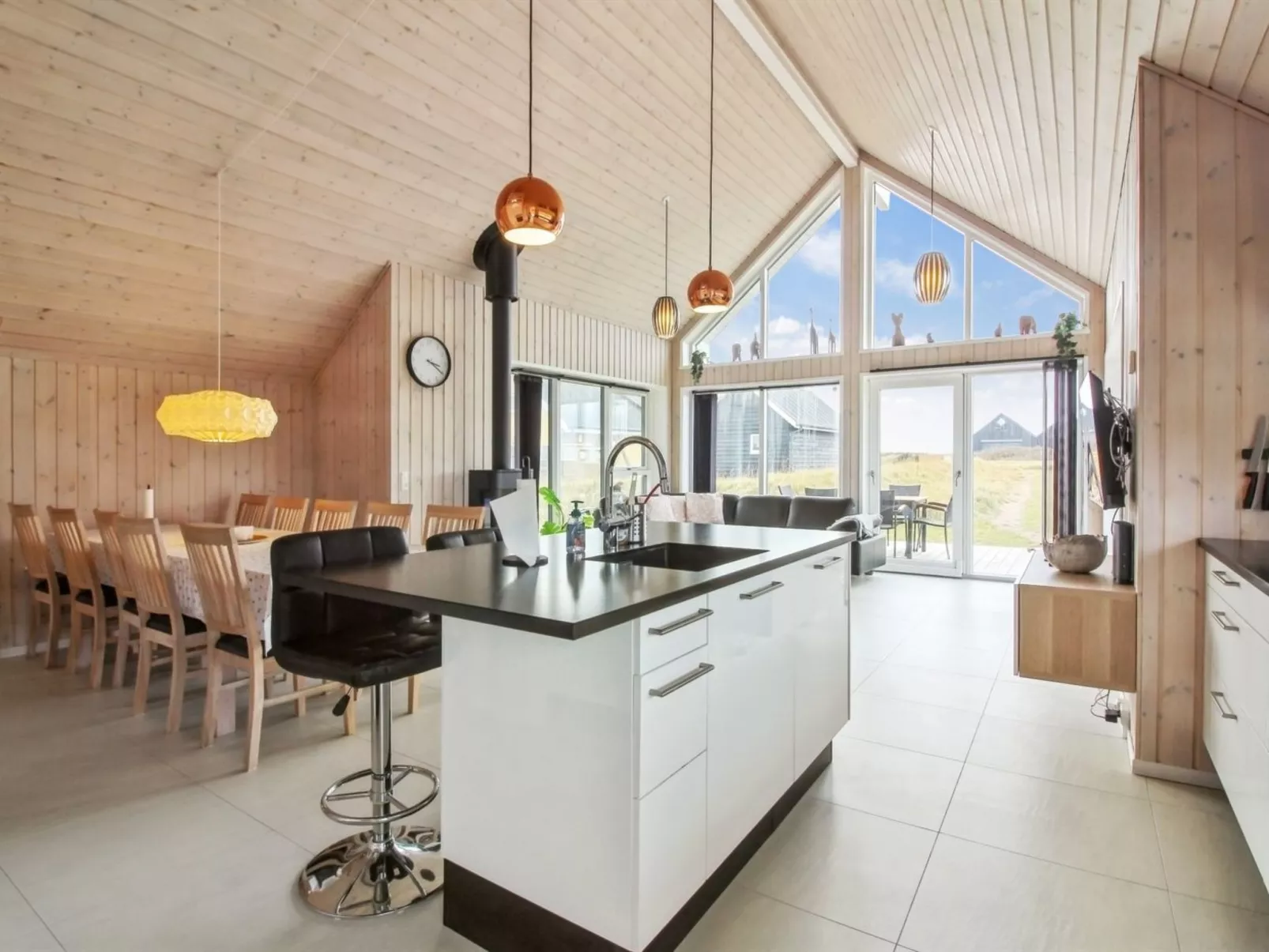 "Othinkarl" - 100m from the sea-Inside