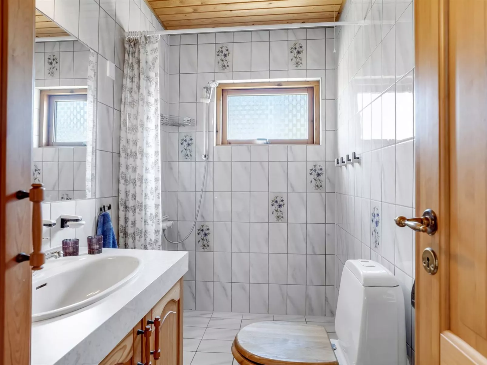 "Hakon" - 550m from the sea-Drinnen