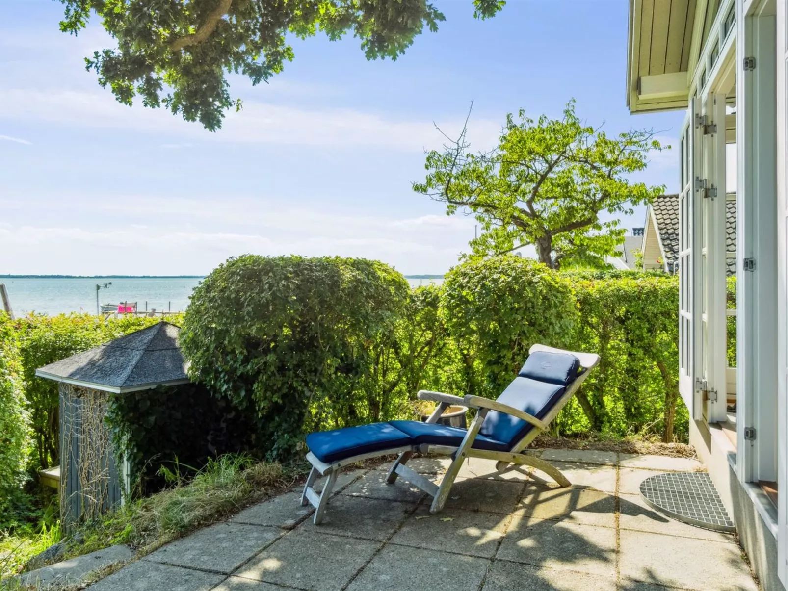 "Snari" - 10m from the sea-Draußen