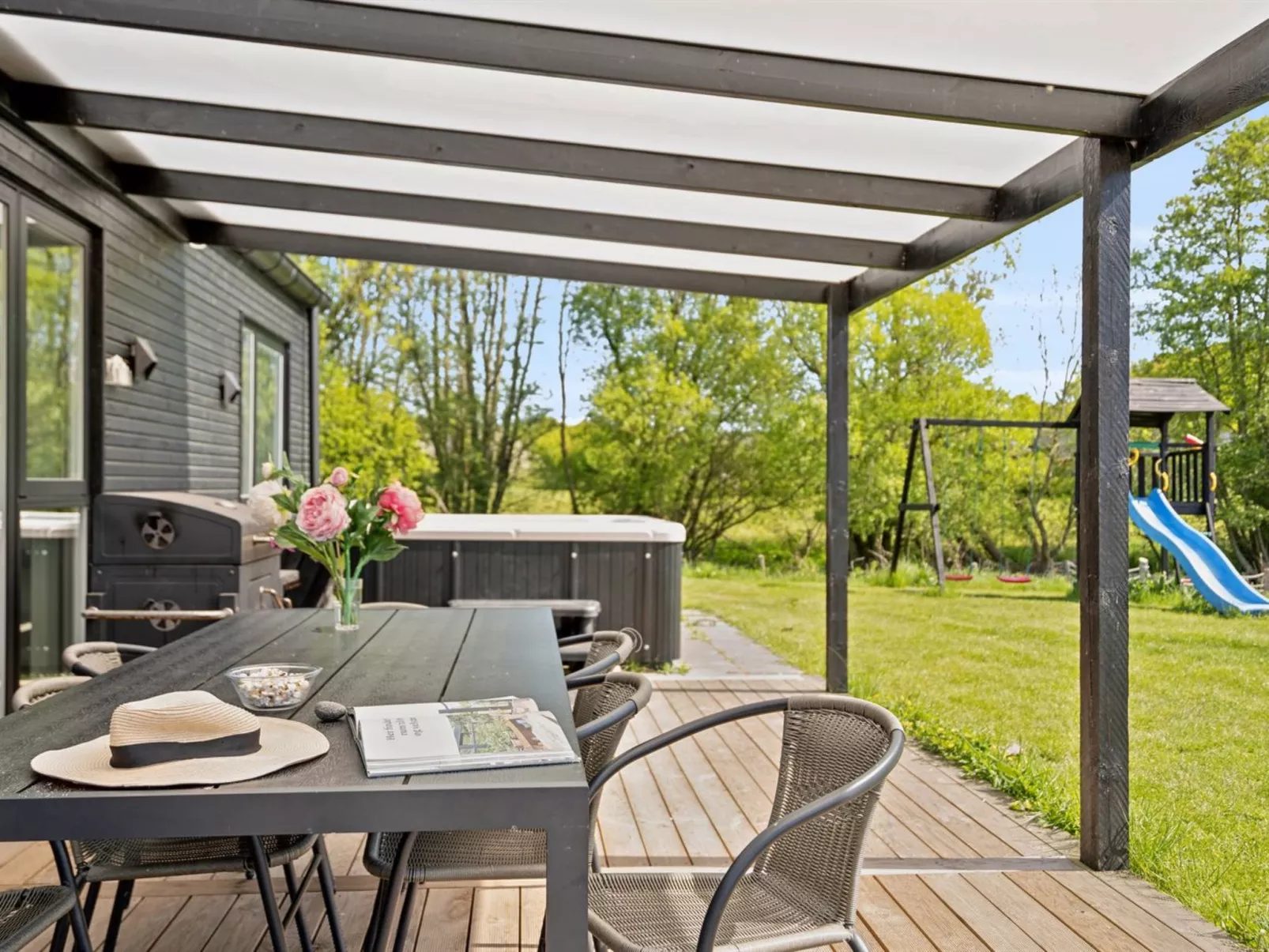 "Jul" - 300m from the sea-Outside