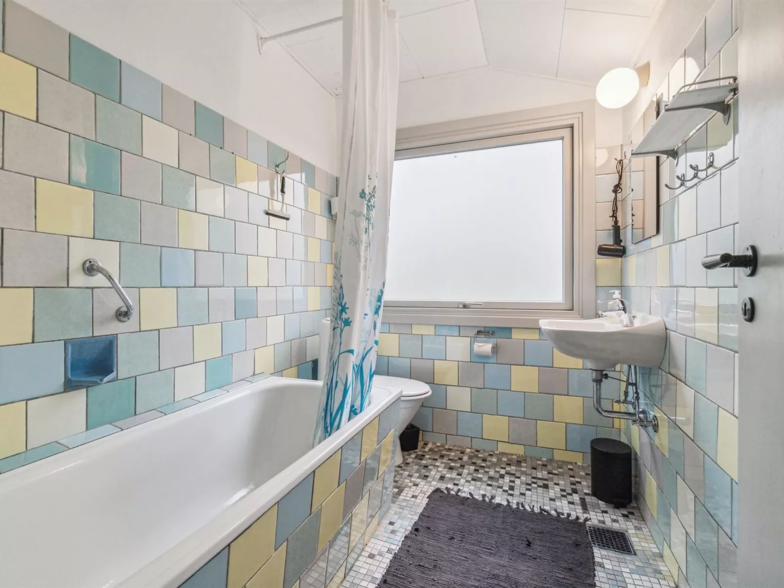 "Kirsi" - 200m from the sea-Inside