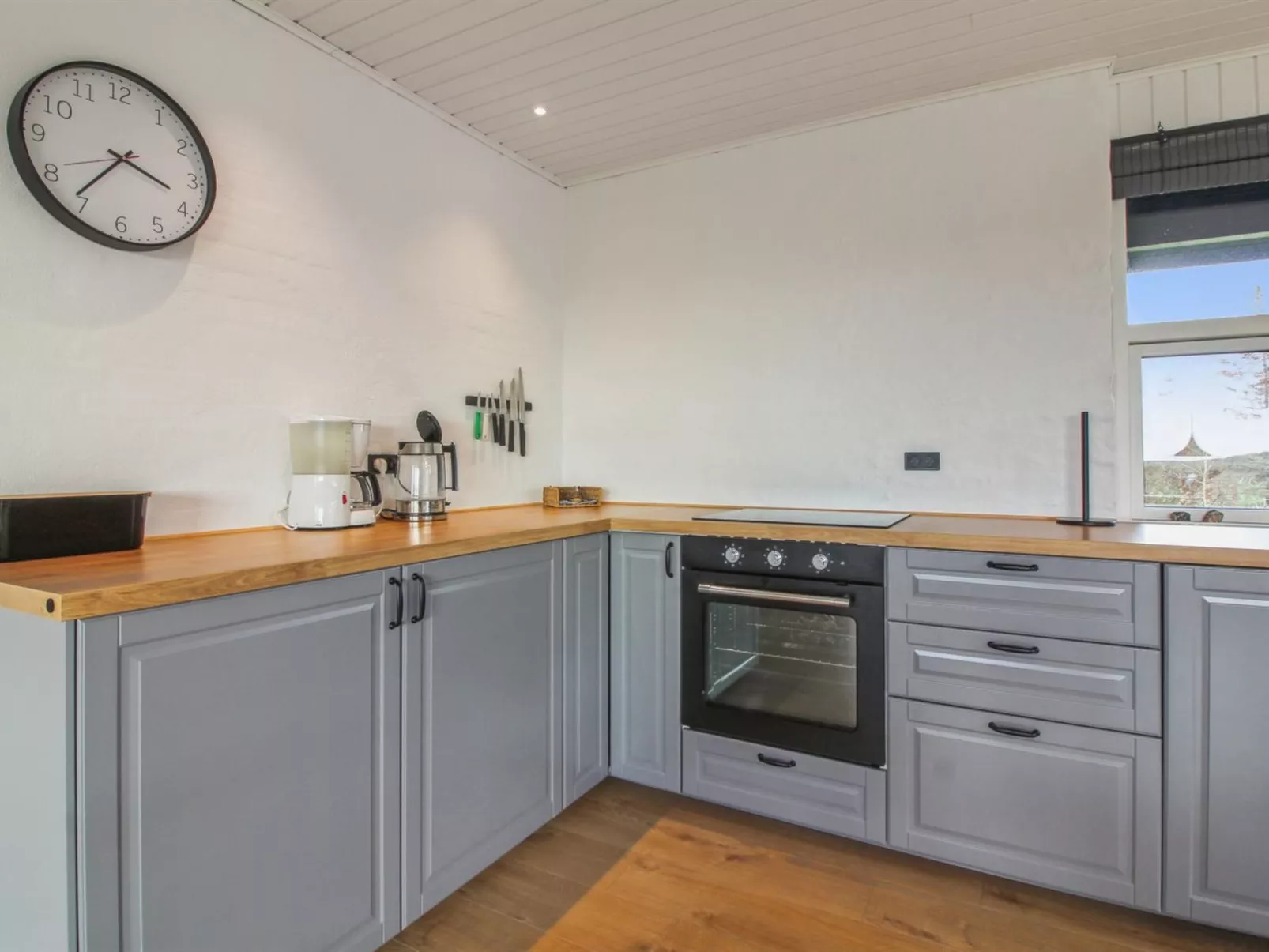 "Skyler" - 400m from the sea-Dedans