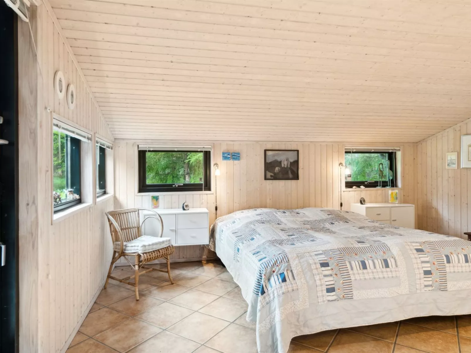 "Aiko" - 375m from the sea-Inside