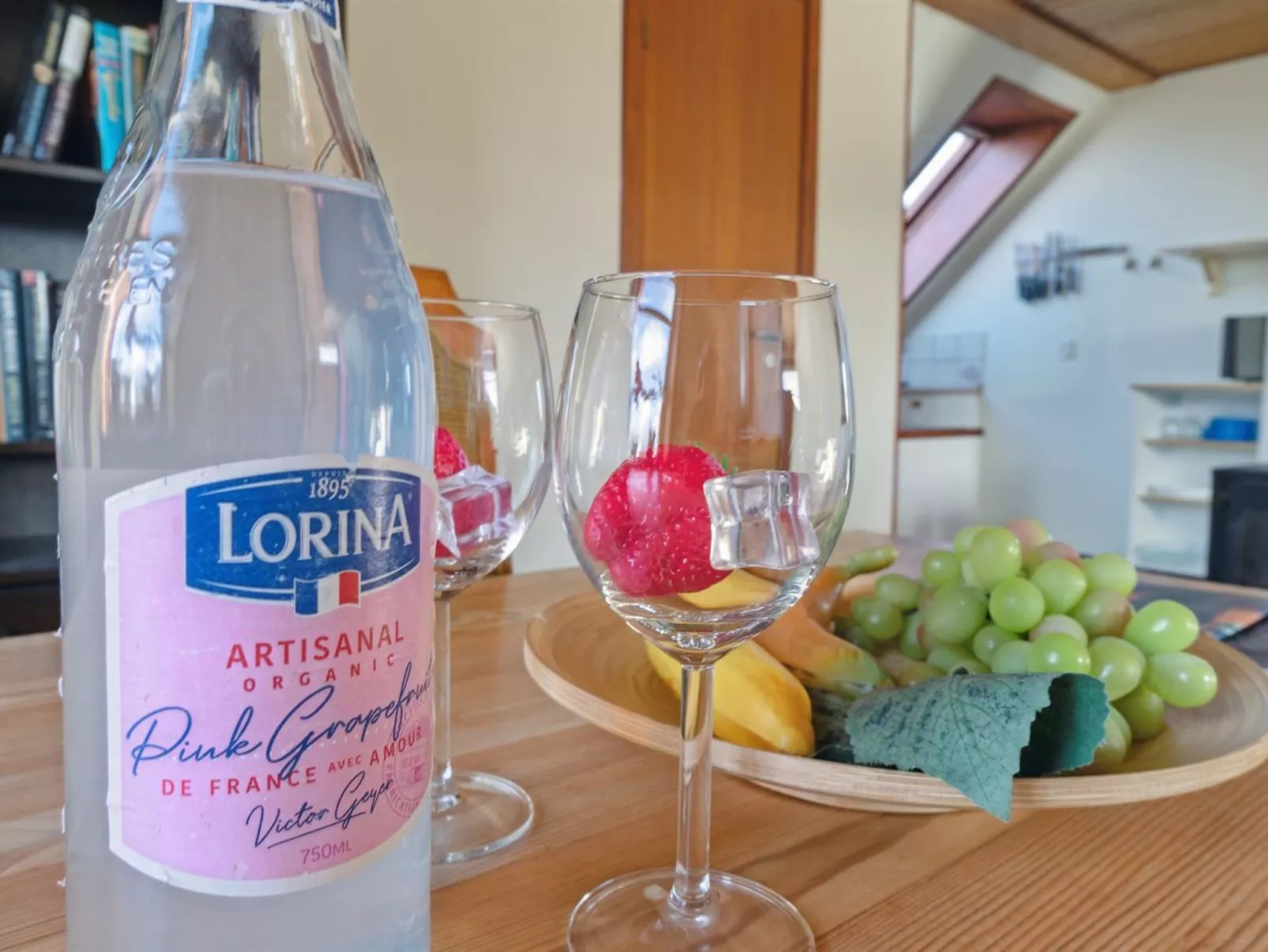 "Thera" - 5km from the sea-Inside