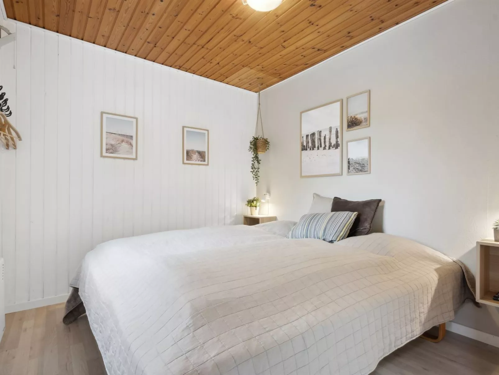 "Nyalle" - 30km from the sea-Inside